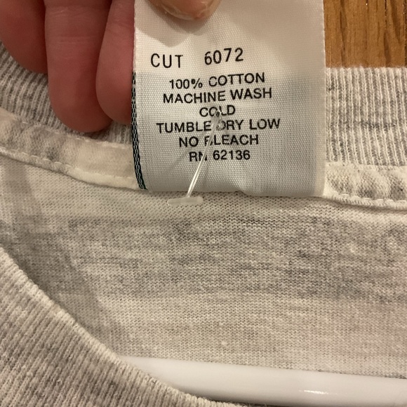 Vintage Guess Jeans USA Embroidered Stripe Tee Made USA Cotton Size M - Picture 4 of 6